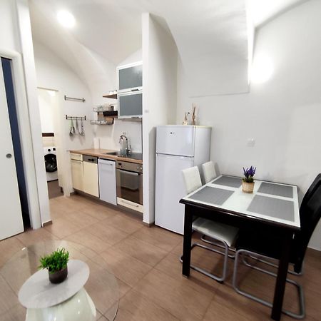 Studio Apartment Sisters 3-4 ليوبليانا المظهر الخارجي الصورة
